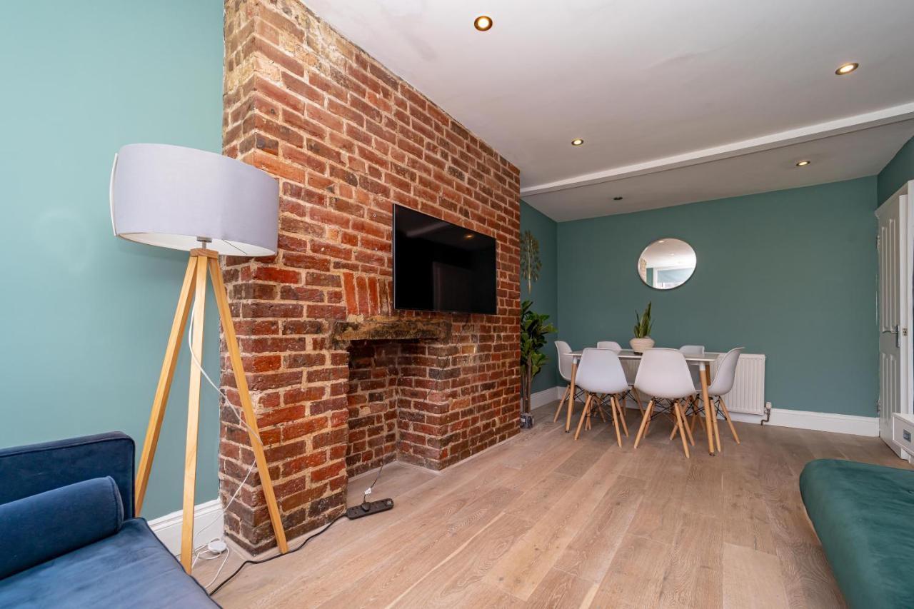 Sunny 2 Bedroom Flat Moments Away From Sleep 6 Apartment Brighton